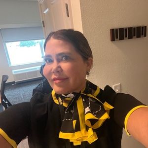 Meet your Posher, Dana